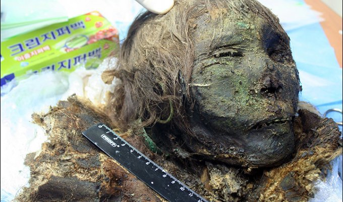 В России раскопали 900-летнюю мумию «полярной принцессы» и она просто поразительна (10 фото)