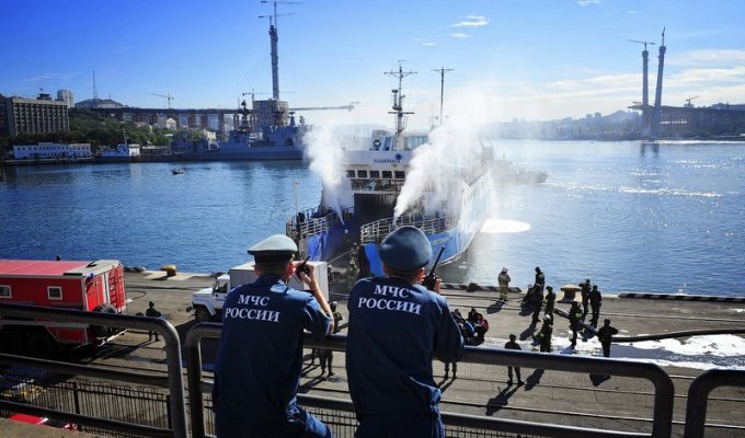 Спецслужбы Владивостока провели антитеррористические учения (28 фото)