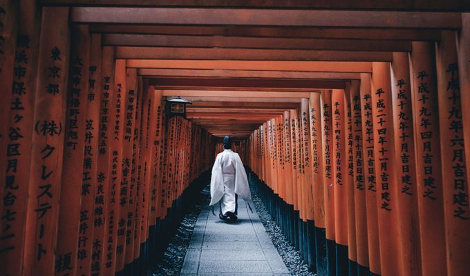 Японский колорит в уличных фотографиях Такаши Ясуи (16 фото)