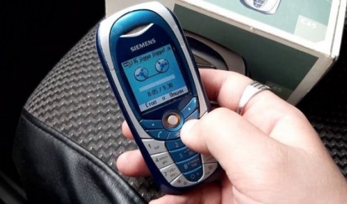 Ностальгия: кнопочные телефоны из 2000-х (6 фото)