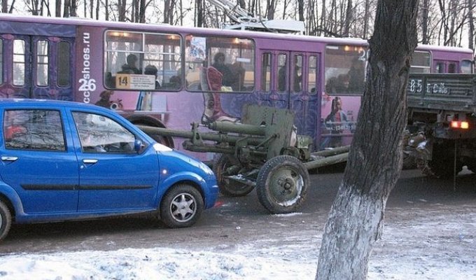 Как это по-русски попасть в аварию (3 фото)