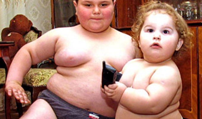 Откуда берутся толстые дети (2 фото)