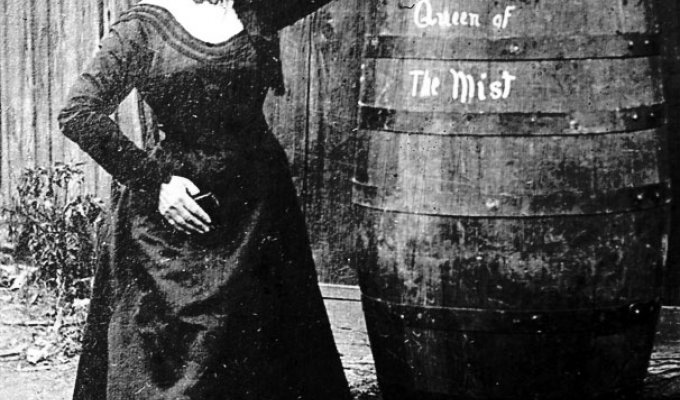 Первая женщина, «покорившая» Ниагарский водопад (1901г.) (12 фото)