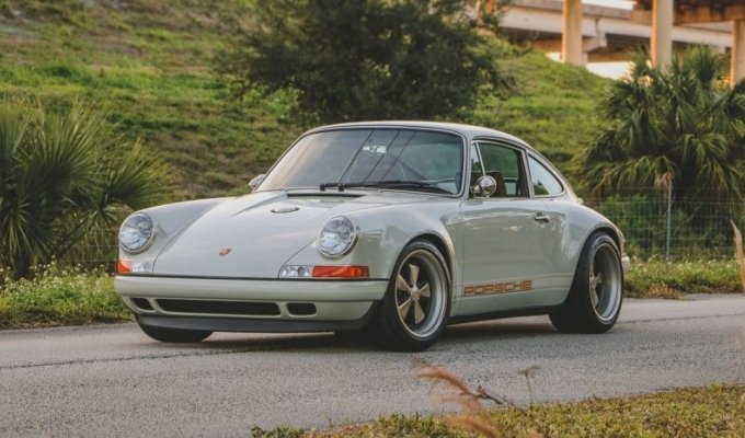 Произведение искусства на колесах: этот великолепно отреставрированный Porsche 911 1989 года может стать вашим (15 фото)