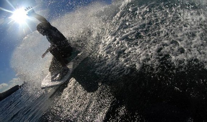 Опасный серфинг (19 фотографий)