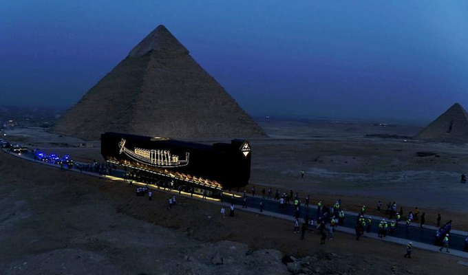 Лодку фараона Хеопса возрастом 4600 лет доставили в Большой египетский музей (9 фото)