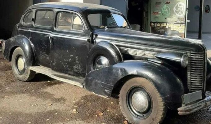 Раритетный Buick 1938 года, принадлежавший советскому военачальнику, выставили на продажу в Москве (7 фото)