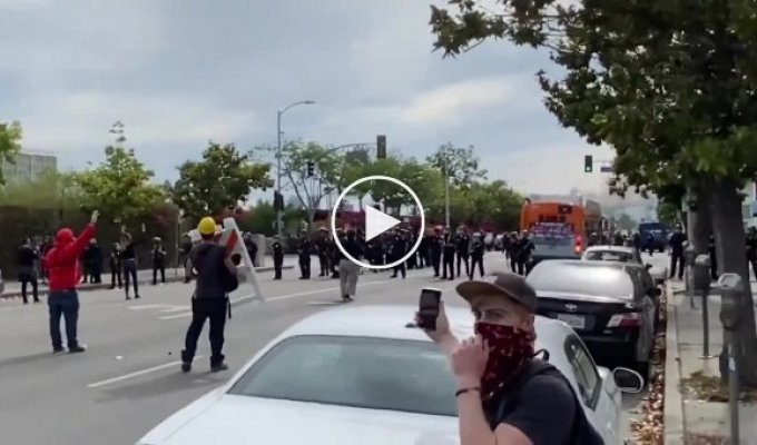 Любительское видео про протесты и погромы в США с русским закадровым комментарием
