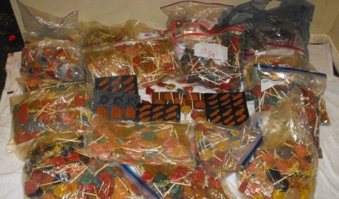 Техасская полиция обнаружила 300 кг леденцов с метамфетамином (5 фото)
