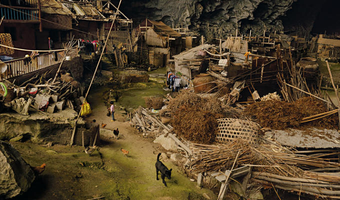 Жилая пещера в Китае, у которой когда-то была собственная школа (6 фото)