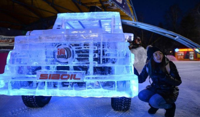 Новосибирский автолюбитель собрал изо льда рабочий Mercedes-Benz G-Wagen (4 фото)