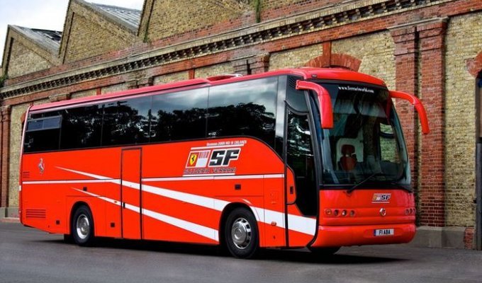 Автобус Михаэля Шумахера будет продан на аукционе (15 фото)