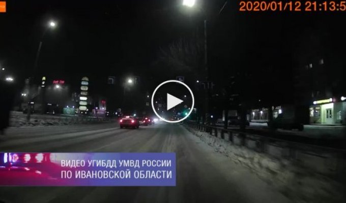 Молодой водитель без ОСАГО подбил маршрутку в Иваново