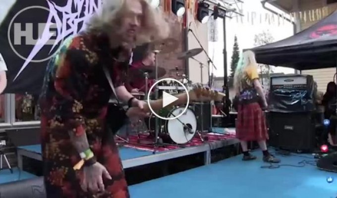 В Финляндии прошел чемпионат мира по вязанию под heavy metal