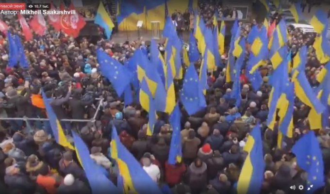 В Киеве собралась огромная Майдан. Саакашвили проводит встречу