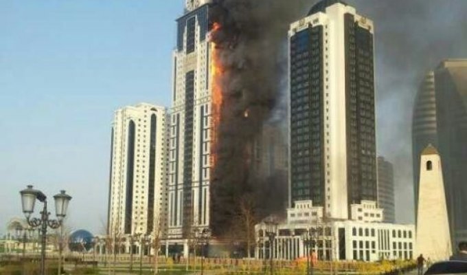 Пожар в элитной высотке "Грозный-Сити" (6 фото + видео)