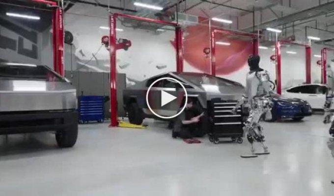 Boston Dynamics берегись: Tesla показывает своего робота-андроида