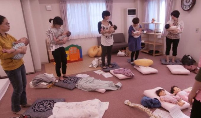 Как пеленают новорожденных в Японии (10 фото)