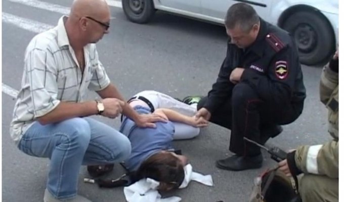 Самая невезучая девушка на российских дорогах (13 фото)