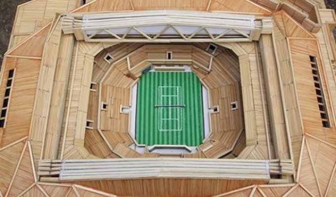 Теннисный фанат потратил 1600 часов на создание Центрального корта Уимблдона из 12 тысяч зубочисток (4 фото)