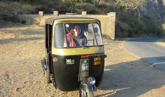 Индийская авто-рикша