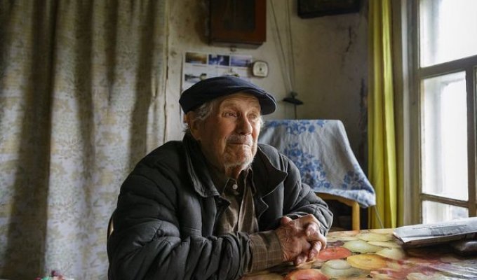 Пенсионер из Коми отдал накопленный миллион на благотворительность (8 фото)