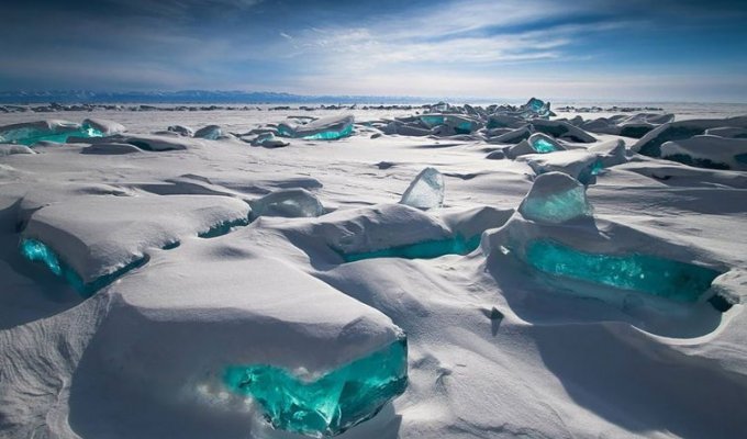 Ледяные скульптуры и снежные узоры, созданные самой природой (29 фото)