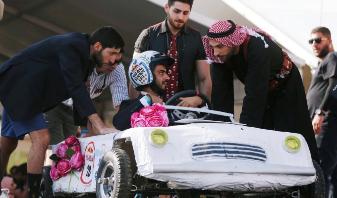 Как прошла гонка Red Bull Soapbox в Иордании (15 фото)