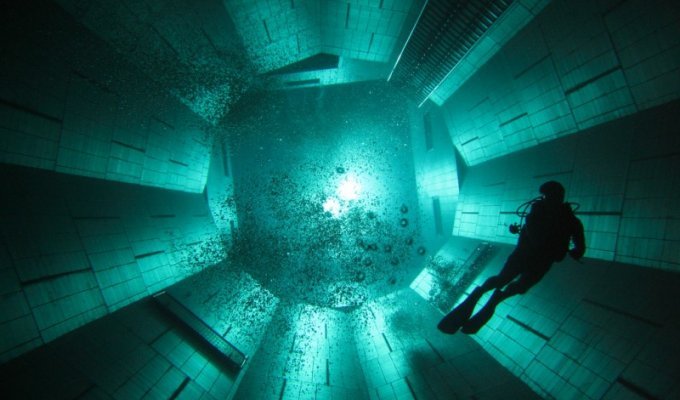 Самый глубокий бассейн в мире (8 фото)