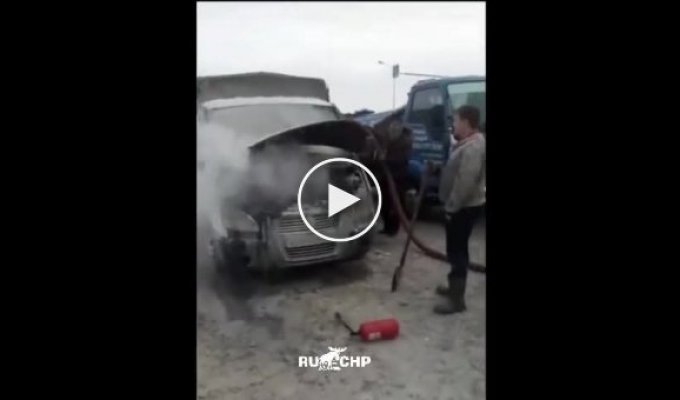 Канализация как всегда пришла на помощь и потушила загоревшуюся ГАЗель в Новосибирске