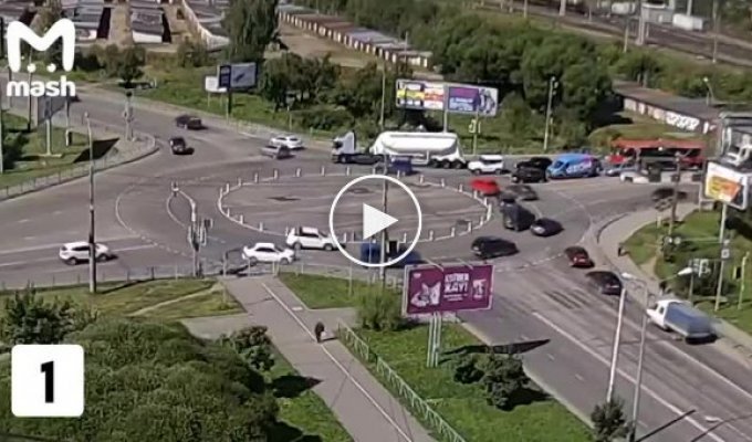 Вологодские чиновники заменили перекресток на круг, чтоб аварий стало меньше, но их стало больше