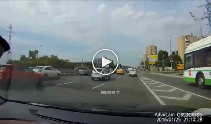 Дорожный конфликт с использованием газового баллончика в Москве