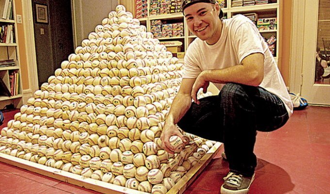Одна – но пламенная страсть: американец Зак Хэмпл и его коллекция бейсбольных мячей (6 фото)
