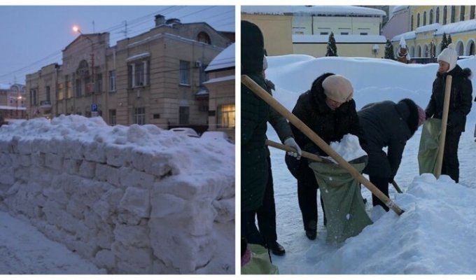 Учителей Саратова заставили убирать снег в мешки (3 фото)