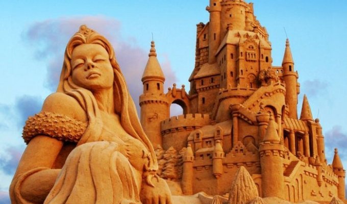 Лучшие скульптуры из песка (32 фото)