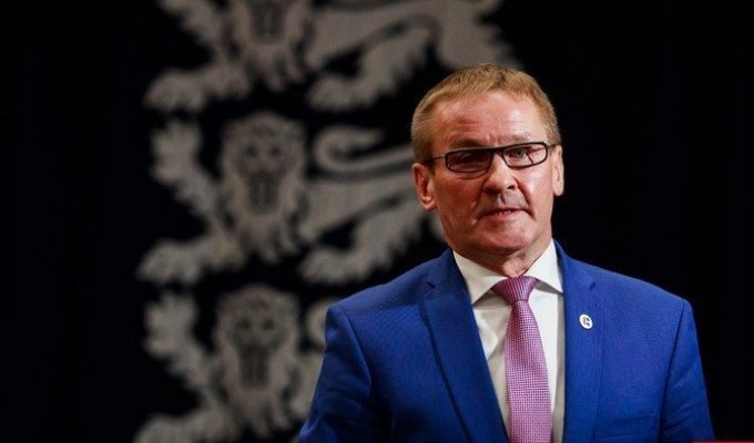 Эстонский министр подал в отставку после пьяного вождения (1 фото)