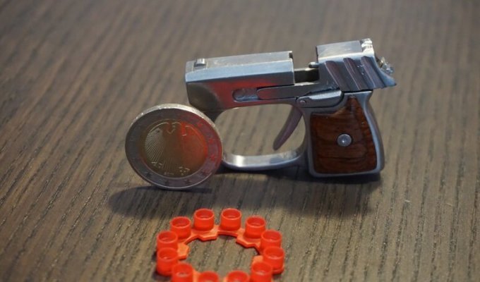 Миниатюрный брелок-пистолет (10 фото + 1 видео)