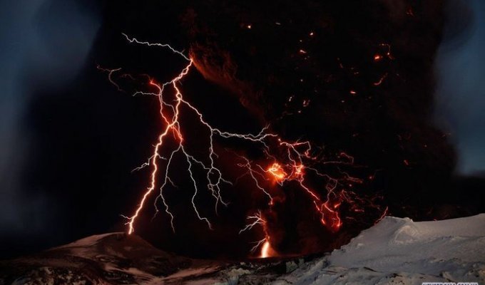 Рядом с вулканом (12 фото)