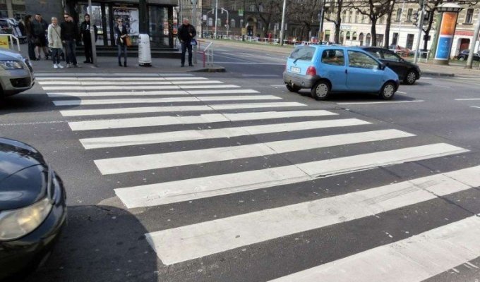 Нет штрафам! Как надо правильно проезжать нерегулируемый пешеходный переход (2 фото)