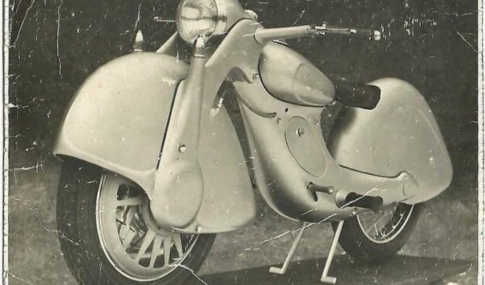 Уникальный переднеприводный мотоцикл «Голубь мира» (10 фото)
