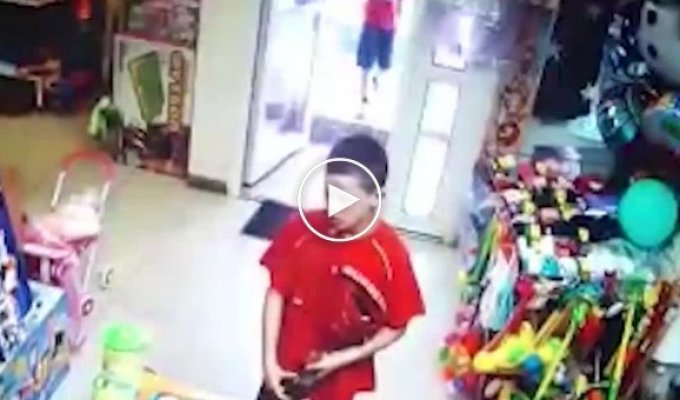 АУЕ-дети попытались ограбить магазин игрушек на Урале