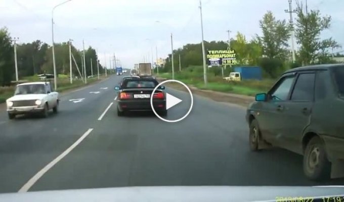 Столкновение BMW и Lada Kalina (1:35)