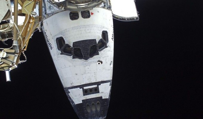 Экскурсия в открытый космос рядом с МКС (22 фото)