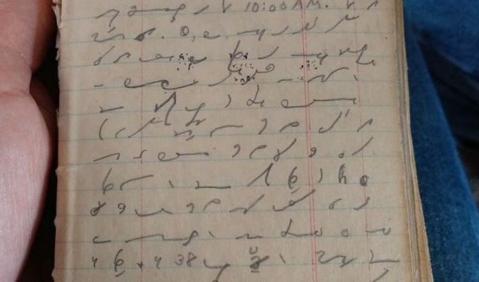 Интернет помог пользователю расшифровать найденный дневник его деда (2 фото)