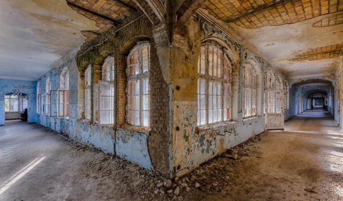 20 красивых фотографий, которые изменят ваше мнение о заброшенных зданиях (20 фото)