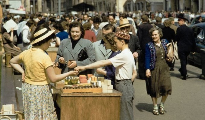 Уличная торговля в Москве 50-х (31 фото)