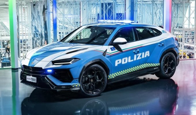 Lamborghini Urus в 2024 году поступит на службу в полицию Италии (11 фото)