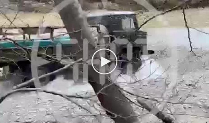 Водитель ГАЗ-66 утонул вместе с машиной, помогая охотникам перебраться через реку