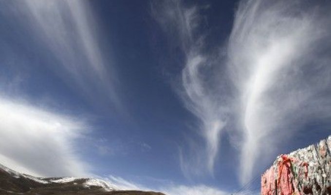 После смерти свое бренное тело тибетец дарит стервятникам (20 фото)