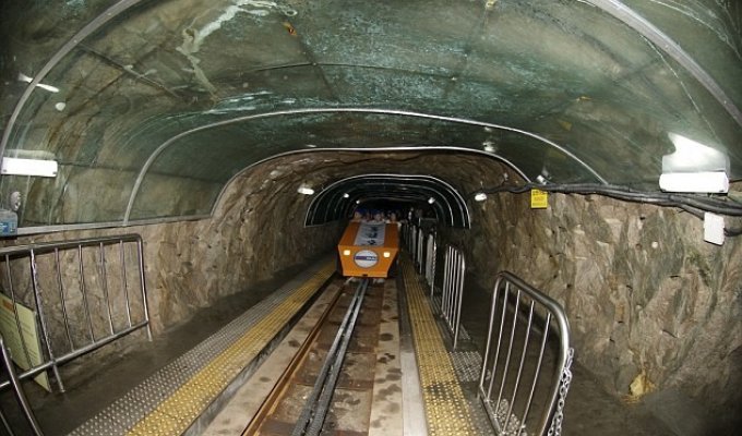Южная Корея боится, что КНДР продолжает строить сеть подземных "туннелей вторжения" (5 фото)